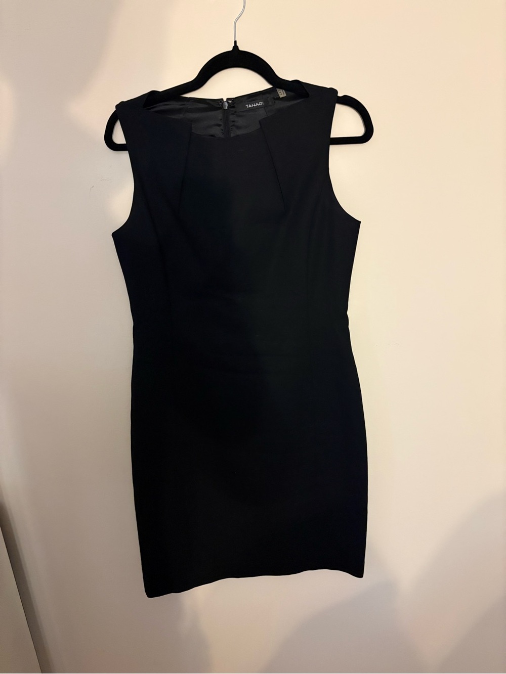 Women’s Tahari Black Pencil Sleeveless Dress Size 6